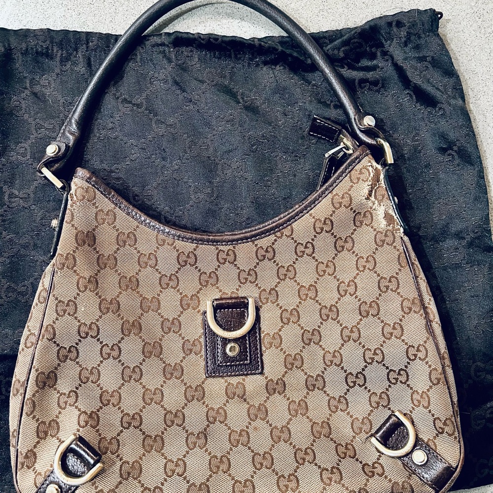 Genuine Gucci Bag with storage bag. 12 x 9 1/2 x 9. - Picture 2 of 12